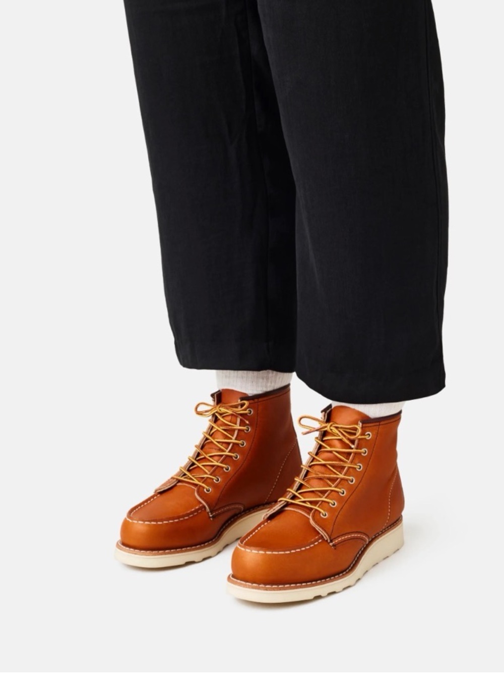 Women’s classic Red Wing boots size 8.5